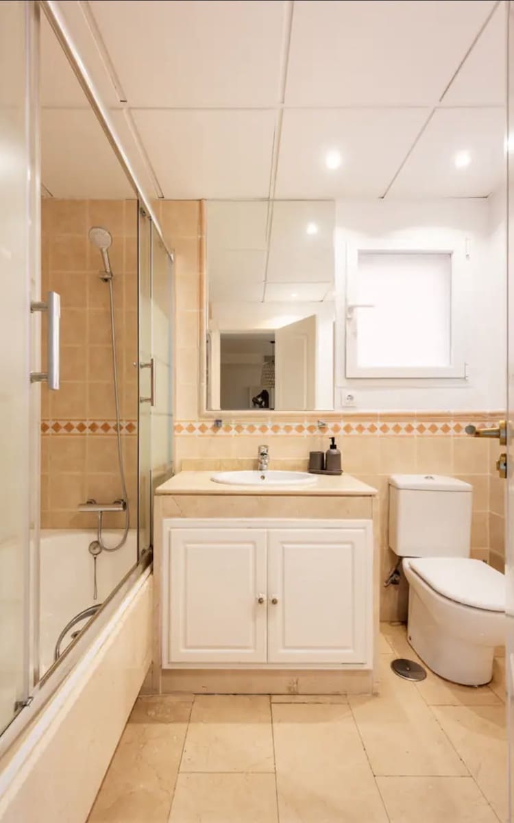 2 bedroom Apartment for sale in Marbella with pool garage - € 700,000 (Ref: 9690304)