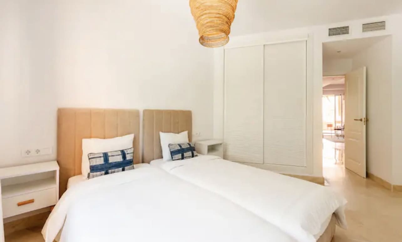 2 bedroom Apartment for sale in Marbella with pool garage - € 700,000 (Ref: 9690304)