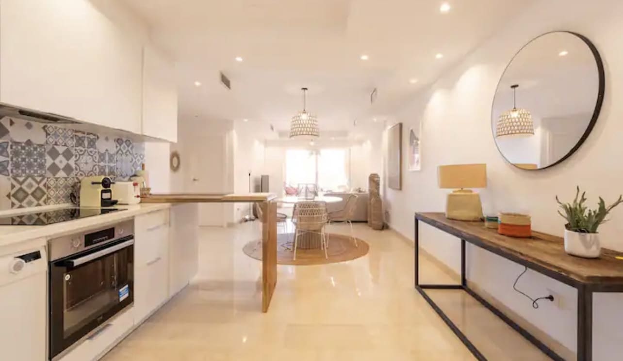 2 bedroom Apartment for sale in Marbella with pool garage - € 700,000 (Ref: 9690304)