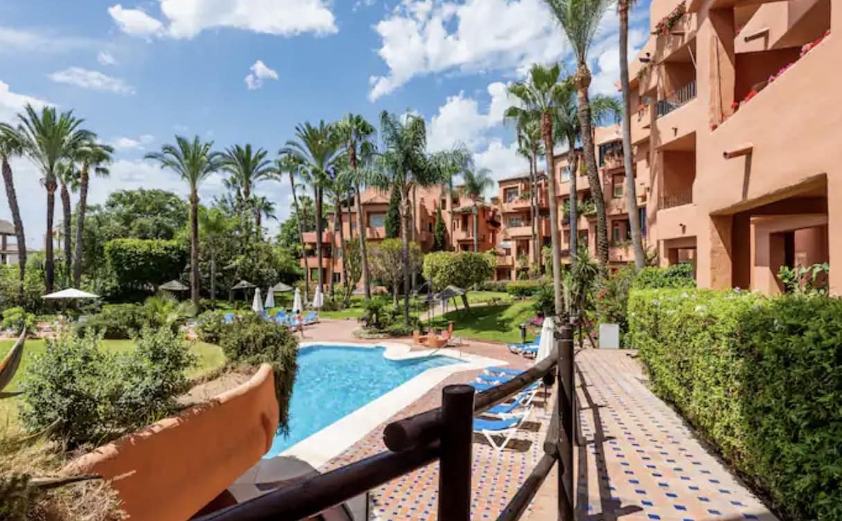 2 bedroom Apartment for sale in Marbella with pool garage - € 700,000 (Ref: 9690304)