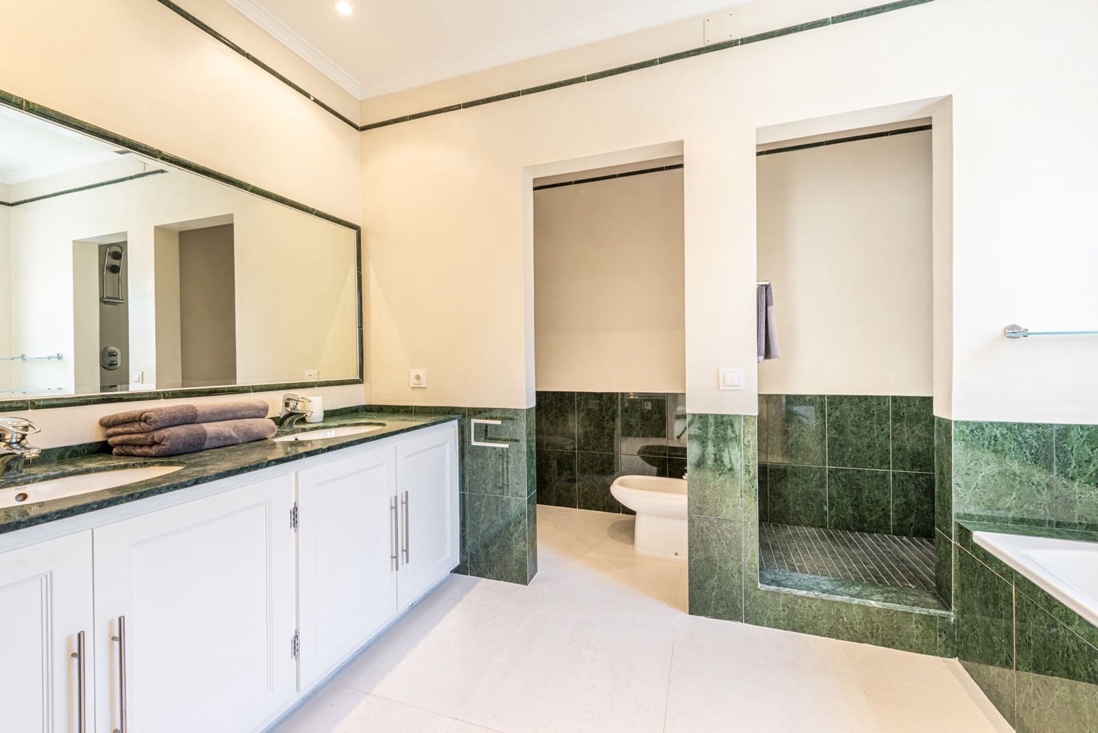 Chalet de 4 habitaciones en El Paraiso en alquiler con piscina garaje - 10.000 € (Ref: 9690305)