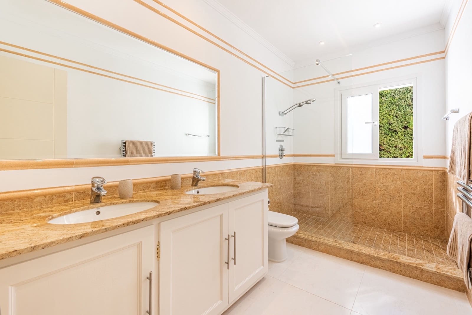 Chalet de 4 habitaciones en El Paraiso en alquiler con piscina garaje - 10.000 € (Ref: 9690305)