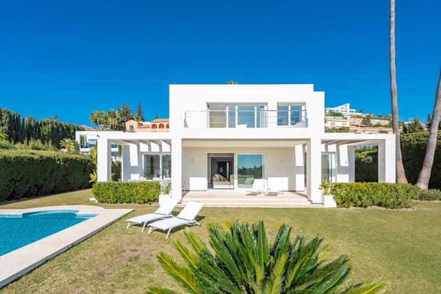 4 quarto Moradia para arrendamento para férias em El Paraiso, Estepona com piscina Garagem - 10 000 € (Ref: 9690306)