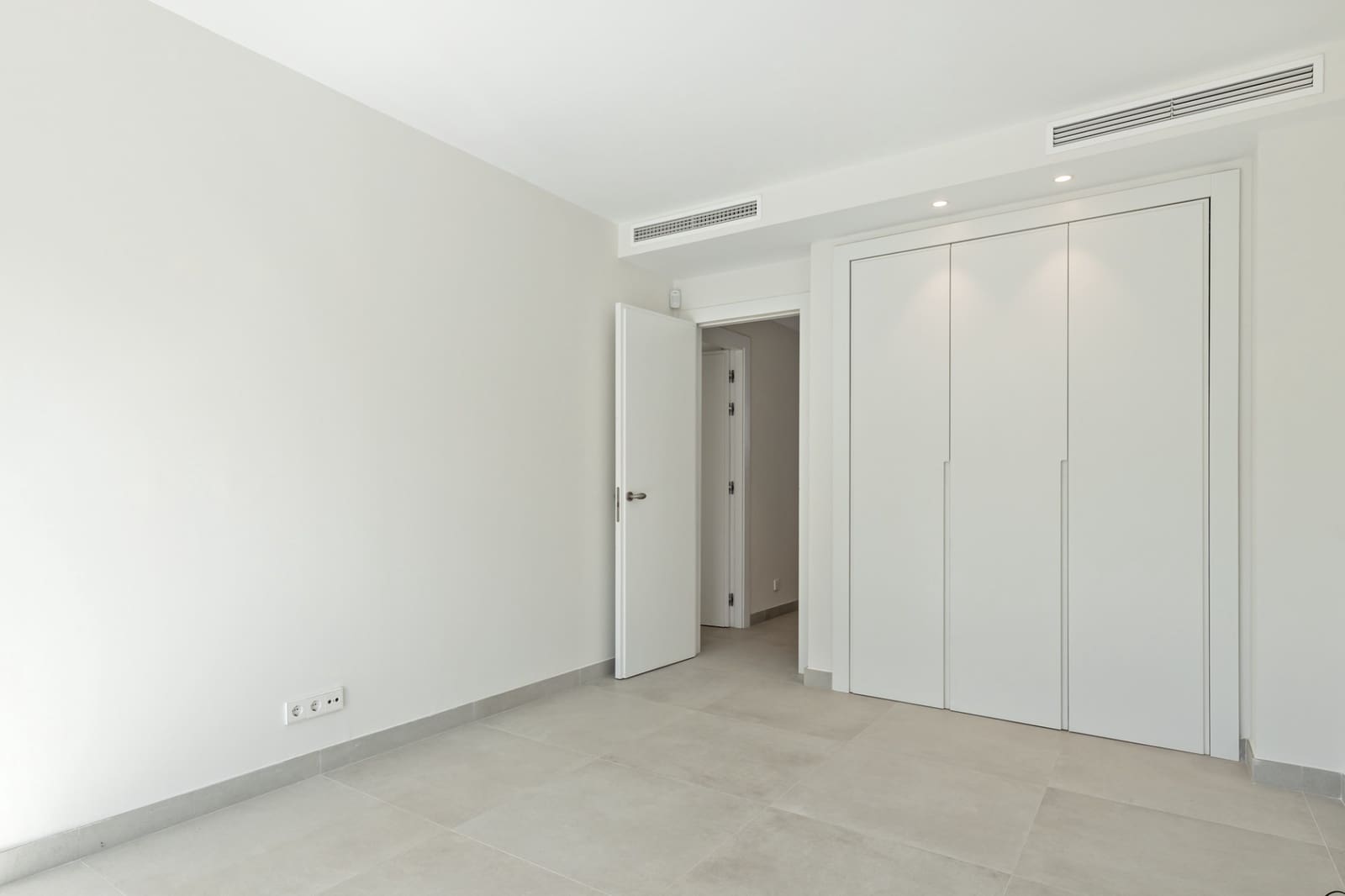 4 quarto Moradia Geminada para venda em San Pedro de Alcantara com piscina garagem - 1 195 000 € (Ref: 9701398)