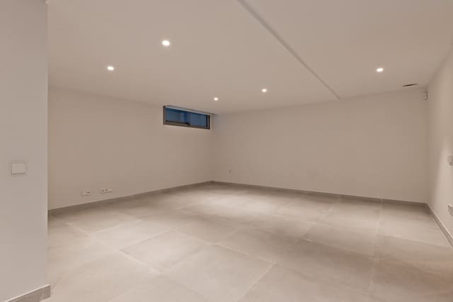 Pareado de 4 habitaciones en San Pedro de Alcántara Pueblo, Marbella en venta con piscina garaje - 1.195.000 € (Ref: 9701398)