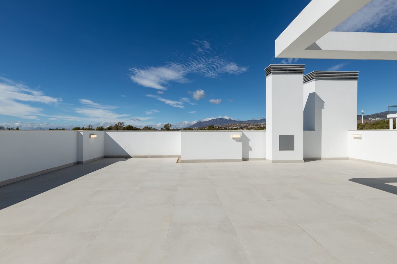 4 quarto Moradia Geminada para venda em San Pedro de Alcantara com piscina garagem - 1 195 000 € (Ref: 9701398)