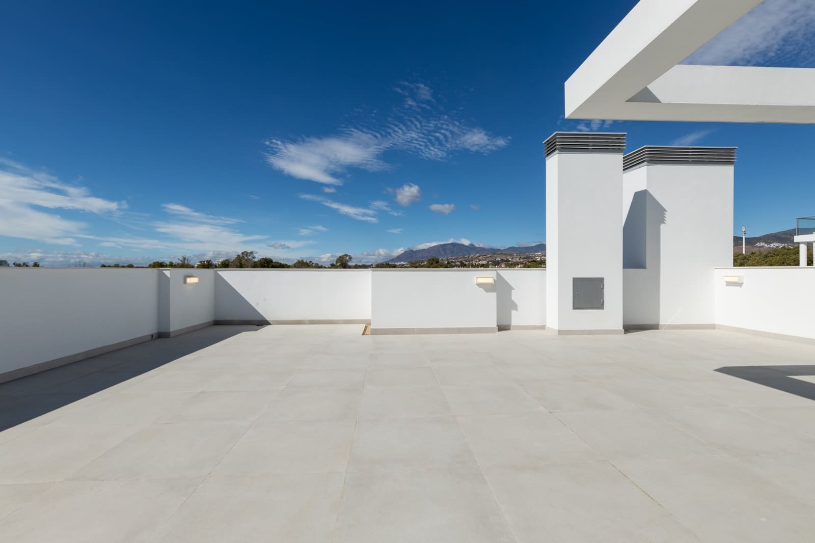 4 bedroom Semi-detached Villa for sale in San Pedro de Alcantara with pool garage - € 1,195,000 (Ref: 9701398)