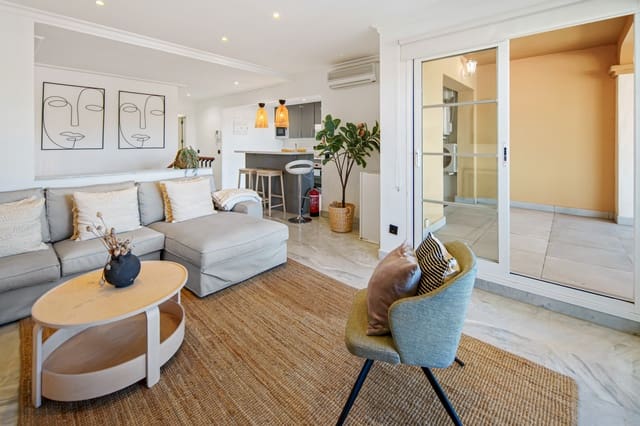 2 sovrum Lägenhet till salu i Nueva Andalucía Centro, Marbella med pool garage - 535 000 € (Ref: 9711159)