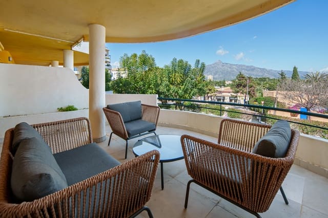 2 sovrum Lägenhet till salu i Nueva Andalucía Centro, Marbella med pool garage - 535 000 € (Ref: 9711159)