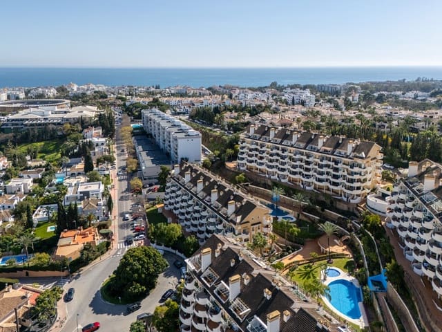 2 sovrum Lägenhet till salu i Nueva Andalucía Centro, Marbella med pool garage - 535 000 € (Ref: 9711159)