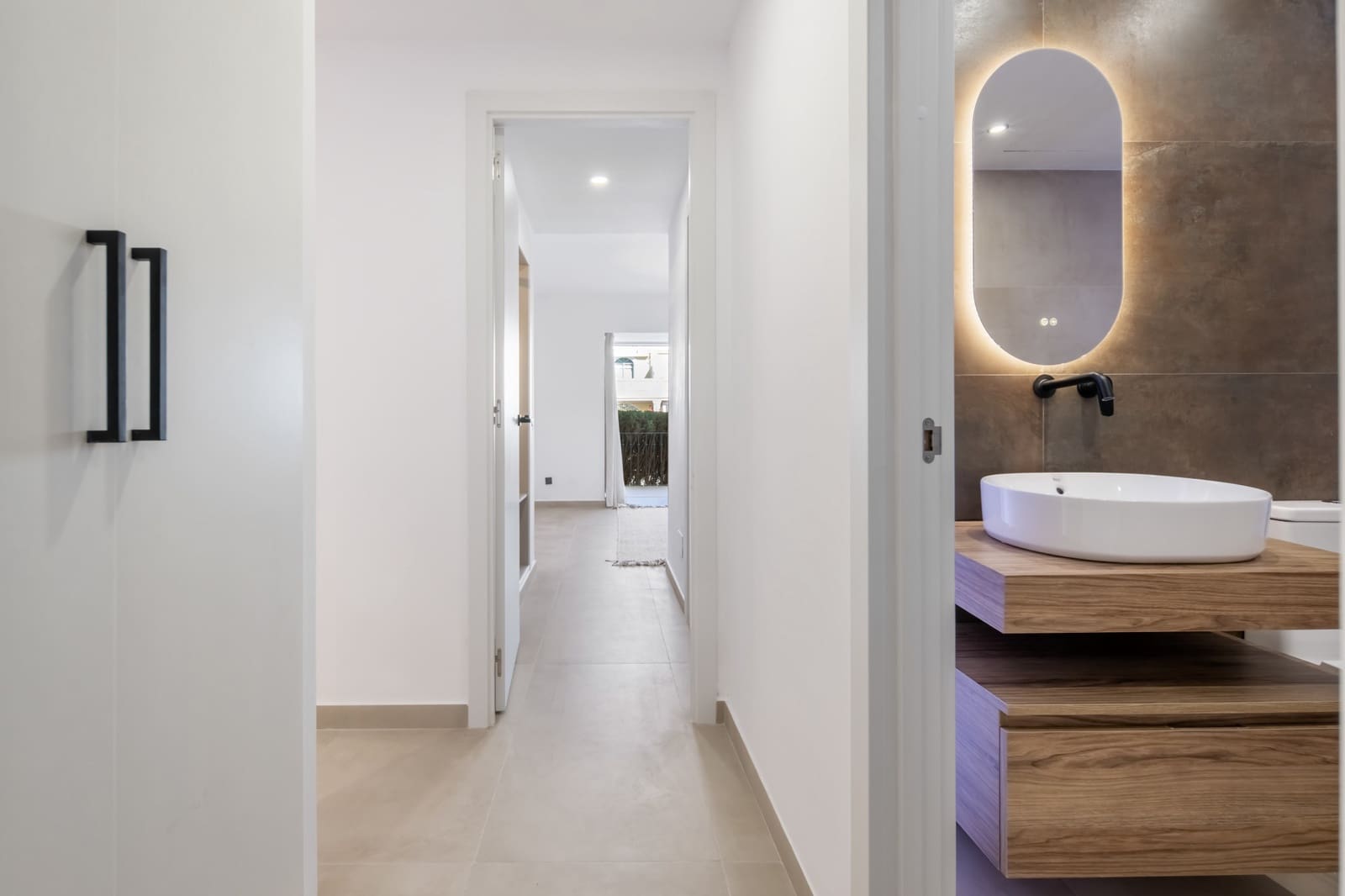 3 bedroom Apartment for sale in Nueva Andalucia with pool garage - € 699,000 (Ref: 9711160)