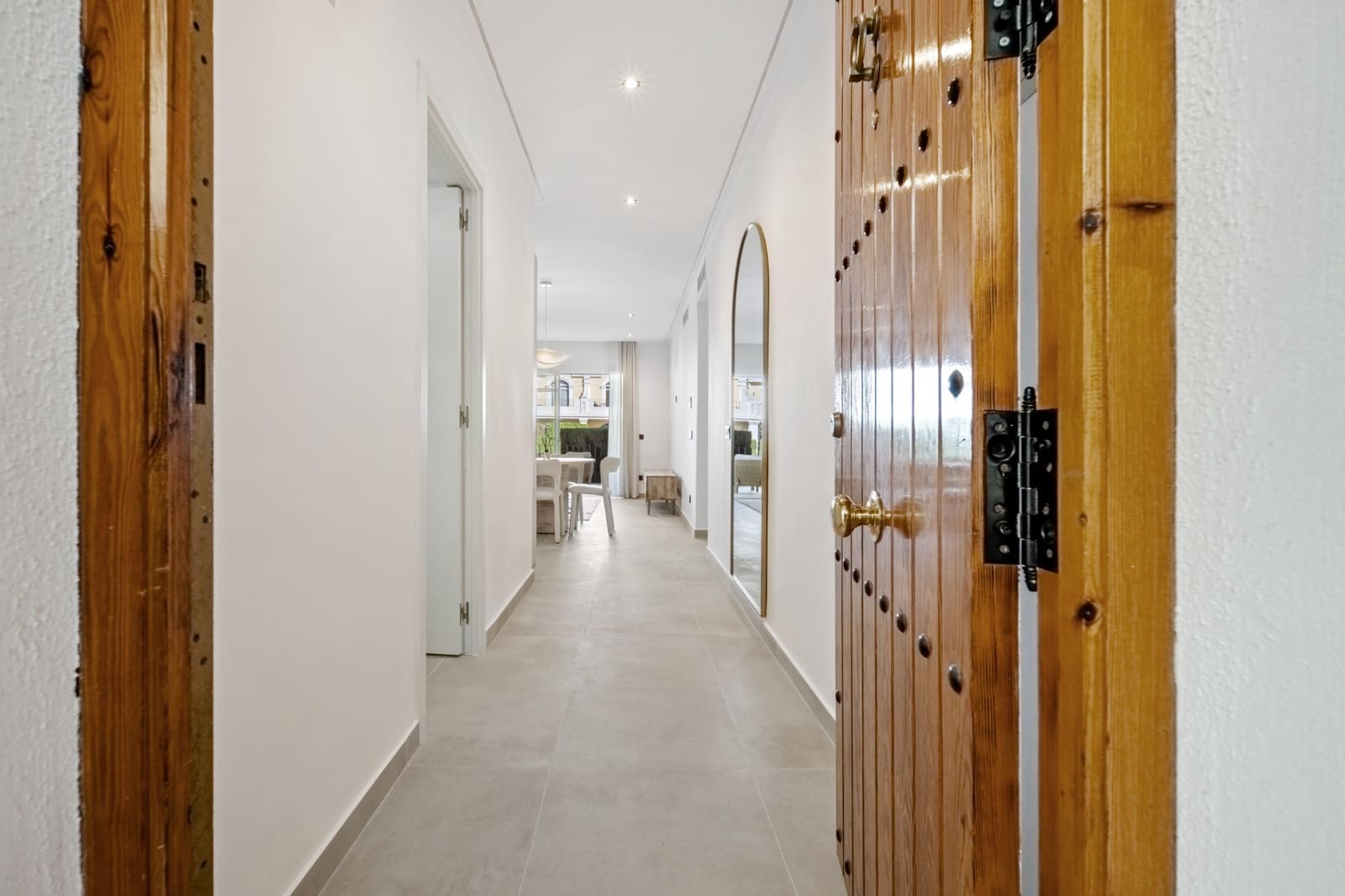 3 bedroom Apartment for sale in Nueva Andalucia with pool garage - € 699,000 (Ref: 9711160)