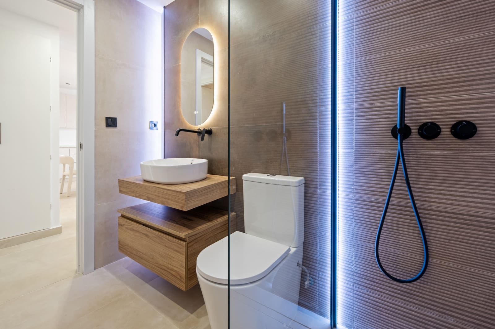 3 bedroom Apartment for sale in Nueva Andalucia with pool garage - € 699,000 (Ref: 9711160)