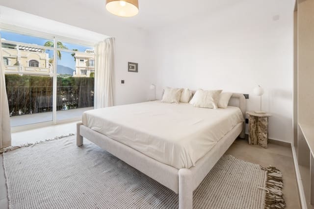3 bedroom Apartment for sale in Aloha Golf, Marbella with pool garage - € 639,000 (Ref: 9711160)