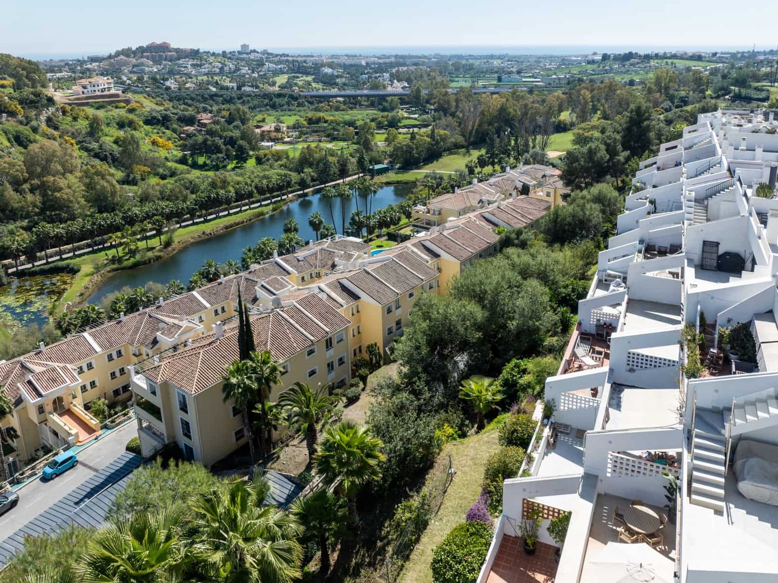 Apartamento de 2 habitaciones en La Quinta en venta con piscina garaje - 599.000 € (Ref: 9711161)