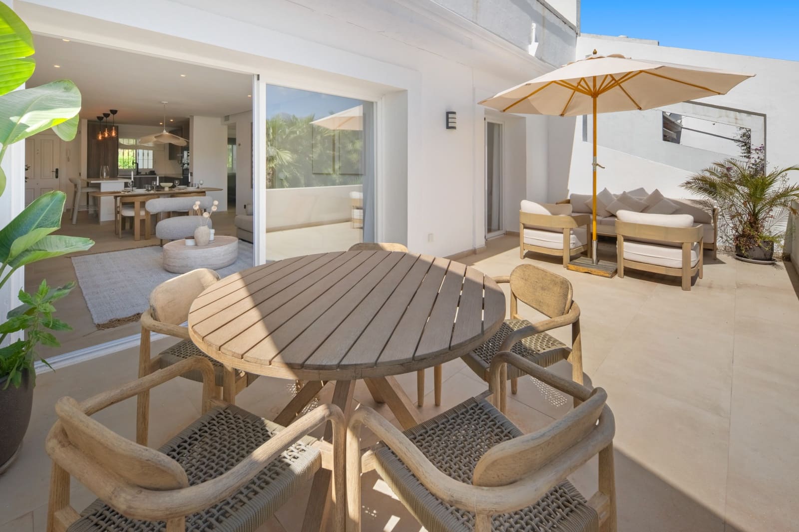 2 bedroom Apartment for sale in La Quinta with pool garage - € 535,000 (Ref: 9711161)