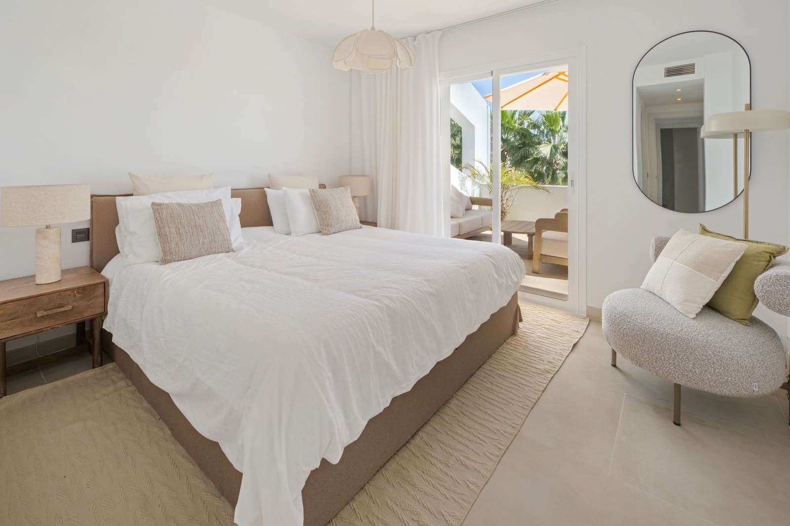 2 bedroom Apartment for sale in La Quinta with pool garage - € 535,000 (Ref: 9711161)