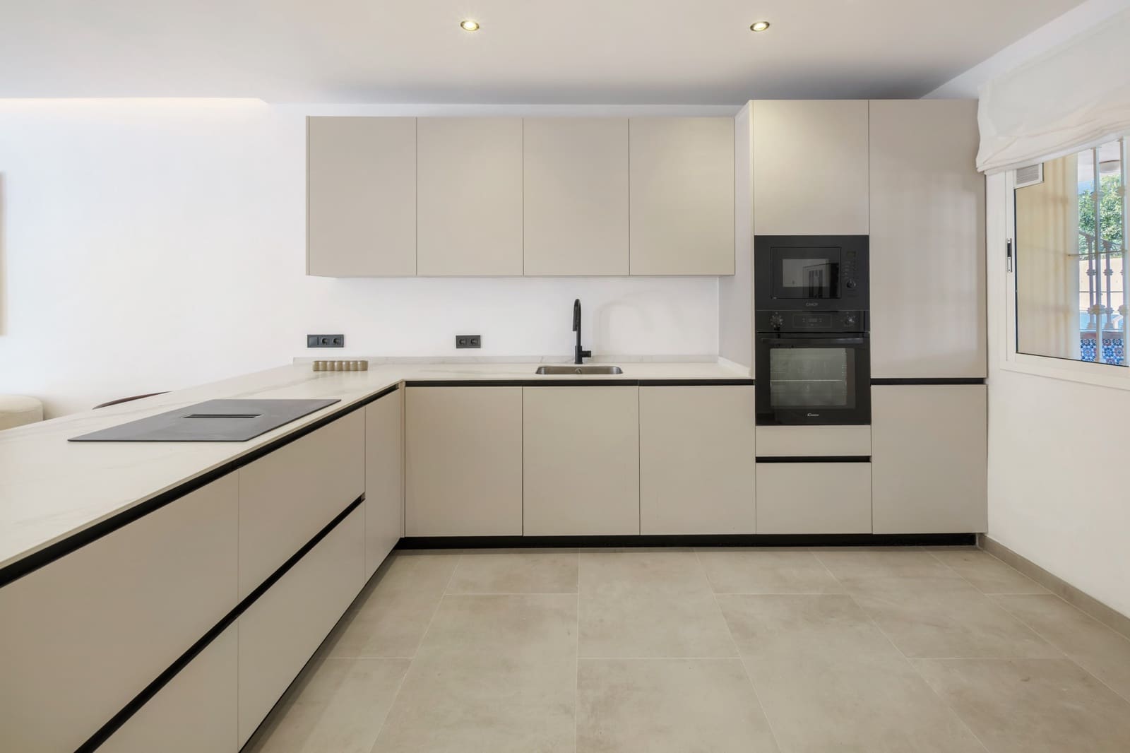 3 quarto Apartamento para venda em Nueva Andalucia com garagem - 699 000 € (Ref: 9719698)