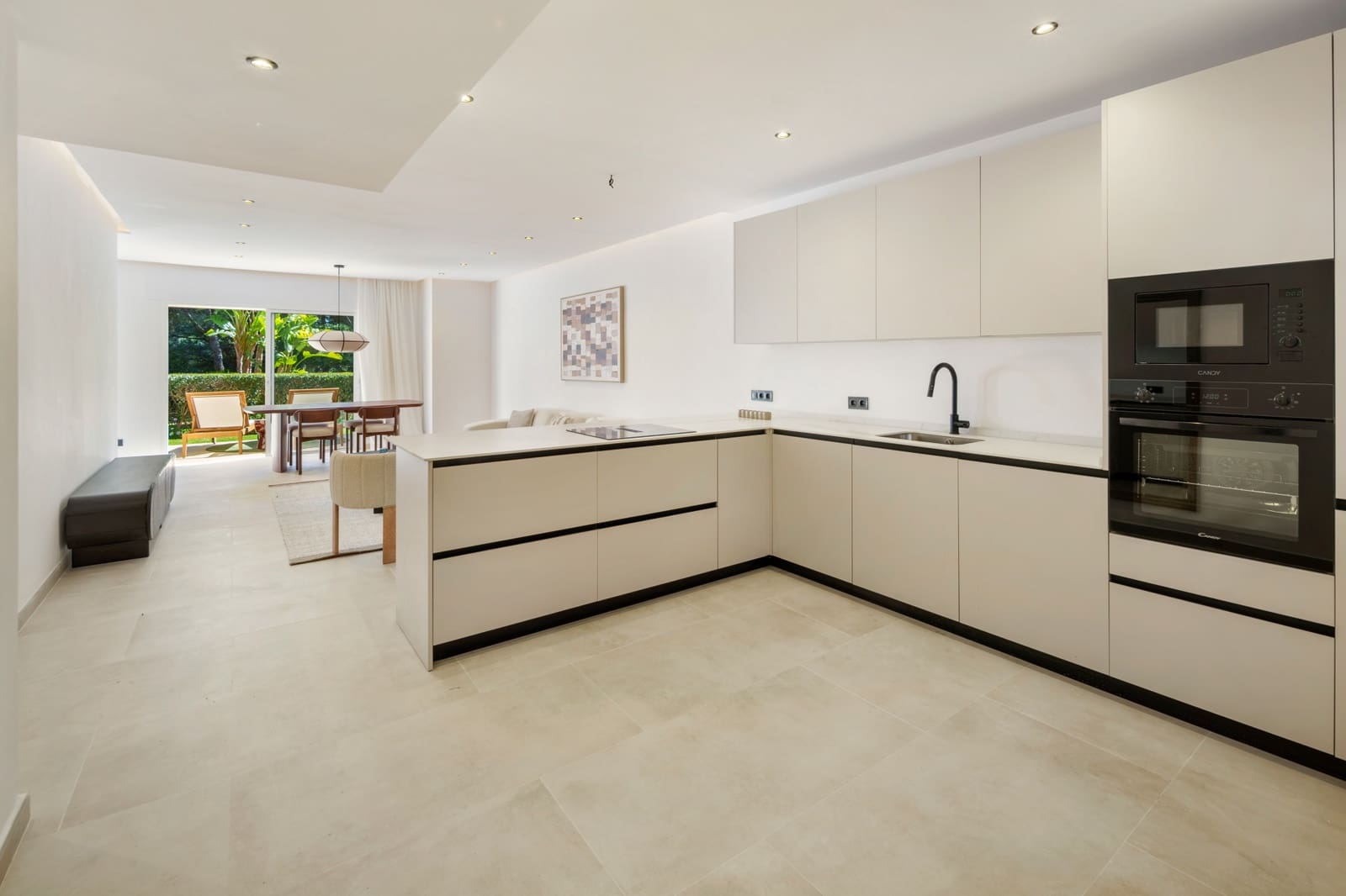 3 quarto Apartamento para venda em Nueva Andalucia com garagem - 699 000 € (Ref: 9719698)