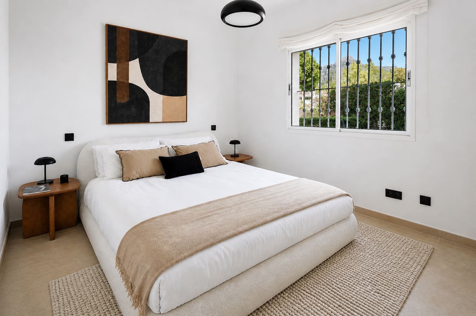 3 bedroom Apartment for sale in Nueva Andalucia with pool garage - € 689,000 (Ref: 9719698)