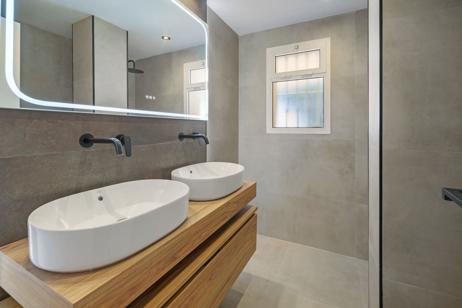 3 bedroom Apartment for sale in Nueva Andalucia with pool garage - € 689,000 (Ref: 9719698)