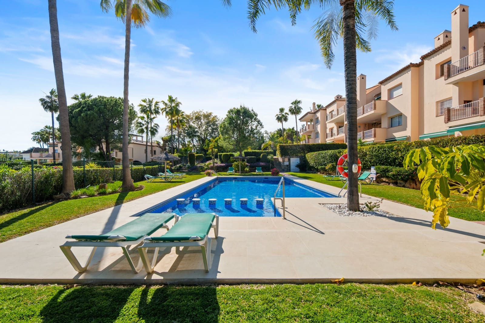 3 bedroom Apartment for sale in Nueva Andalucia with pool garage - € 689,000 (Ref: 9719698)