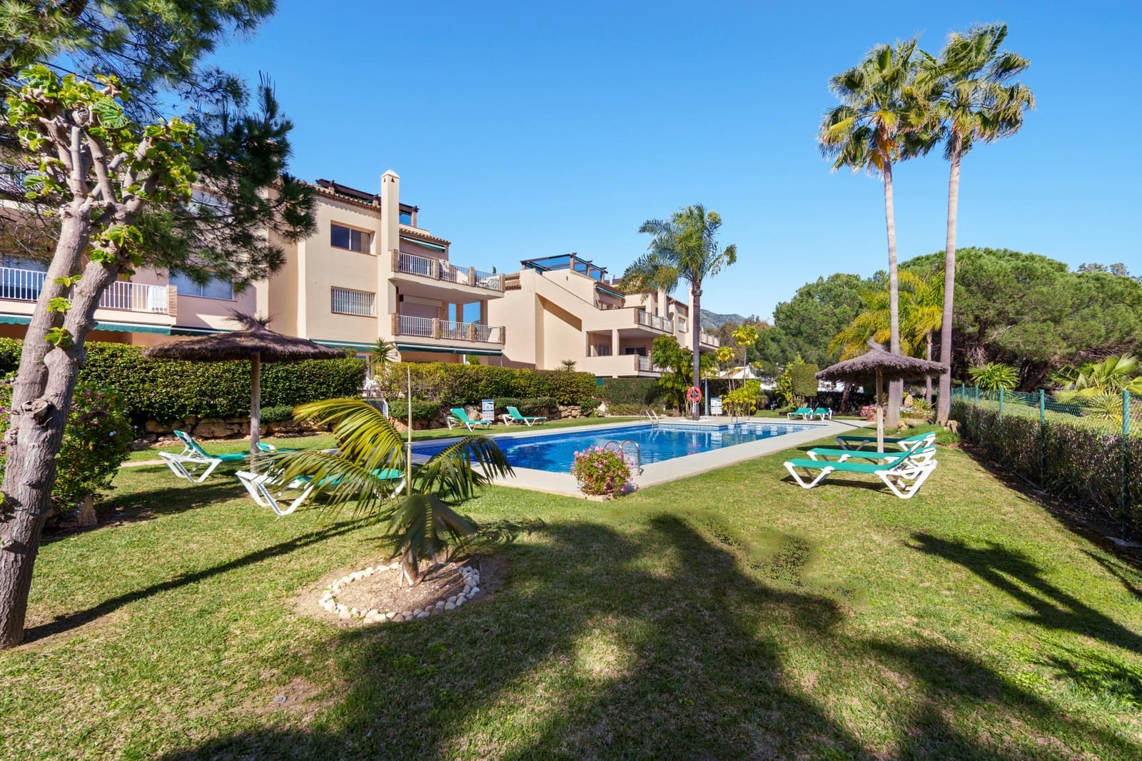 3 bedroom Apartment for sale in Nueva Andalucia with pool garage - € 689,000 (Ref: 9719698)