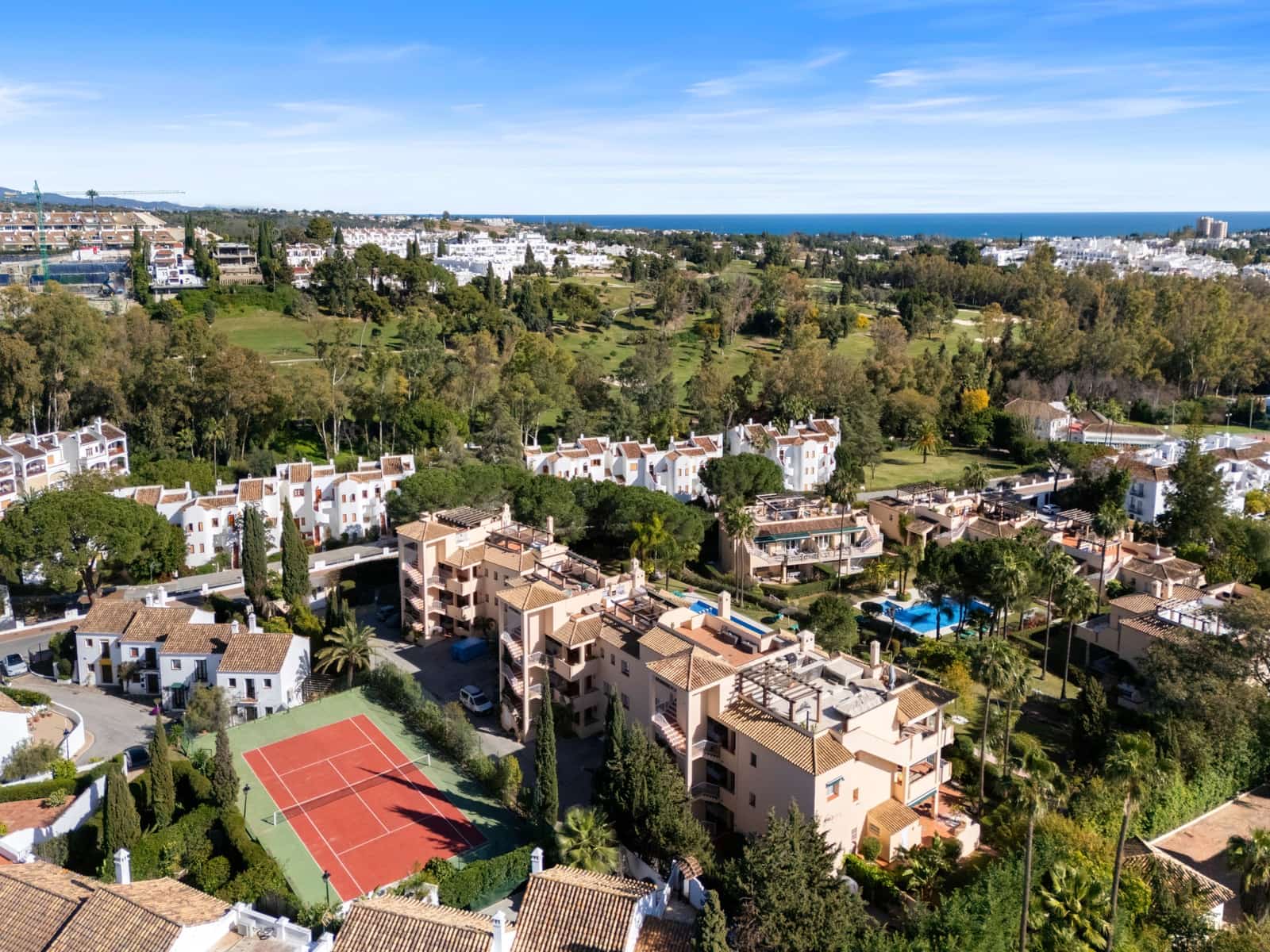 3 bedroom Apartment for sale in Nueva Andalucia with pool garage - € 689,000 (Ref: 9719698)