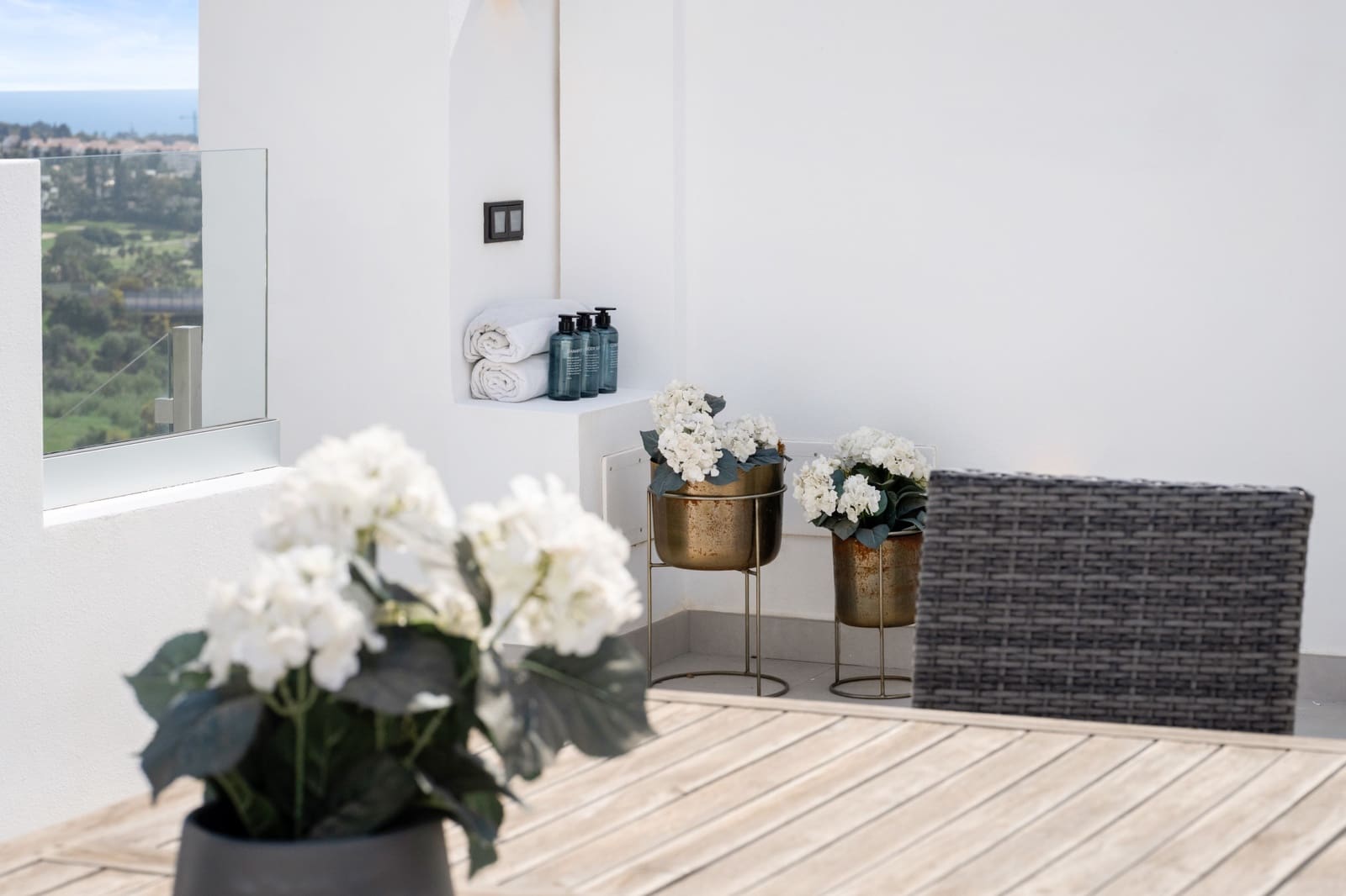 2 bedroom Penthouse for sale in La Quinta with pool garage - € 769,000 (Ref: 9735272)