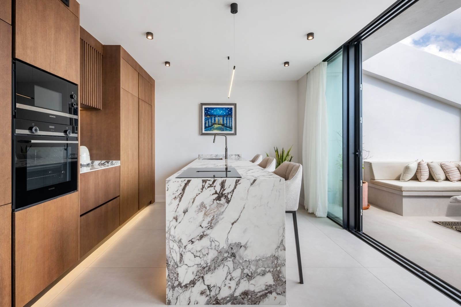 2 bedroom Penthouse for sale in La Quinta with pool garage - € 739,000 (Ref: 9735272)