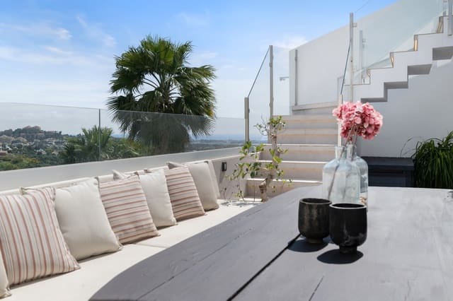 2 chambre Penthouse à vendre à La Quinta, Benahavís avec piscine garage - 739 000 € (Ref: 9735272)
