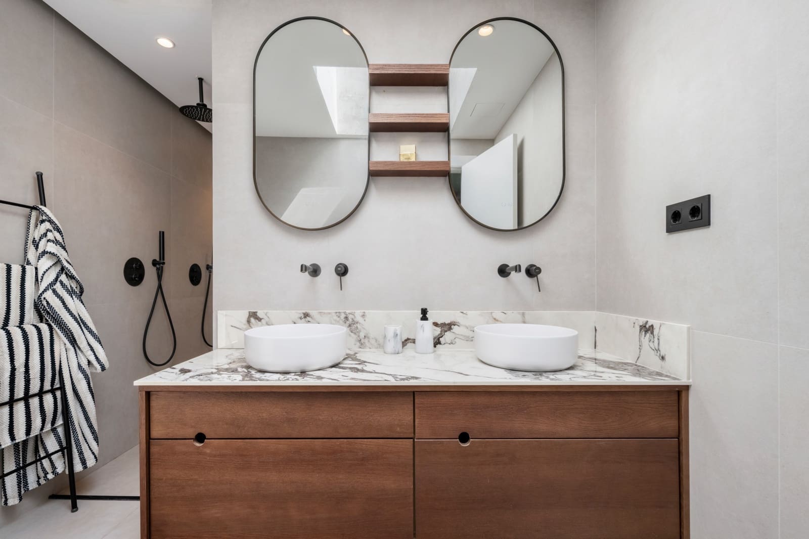 2 bedroom Penthouse for sale in La Quinta with pool garage - € 739,000 (Ref: 9735272)