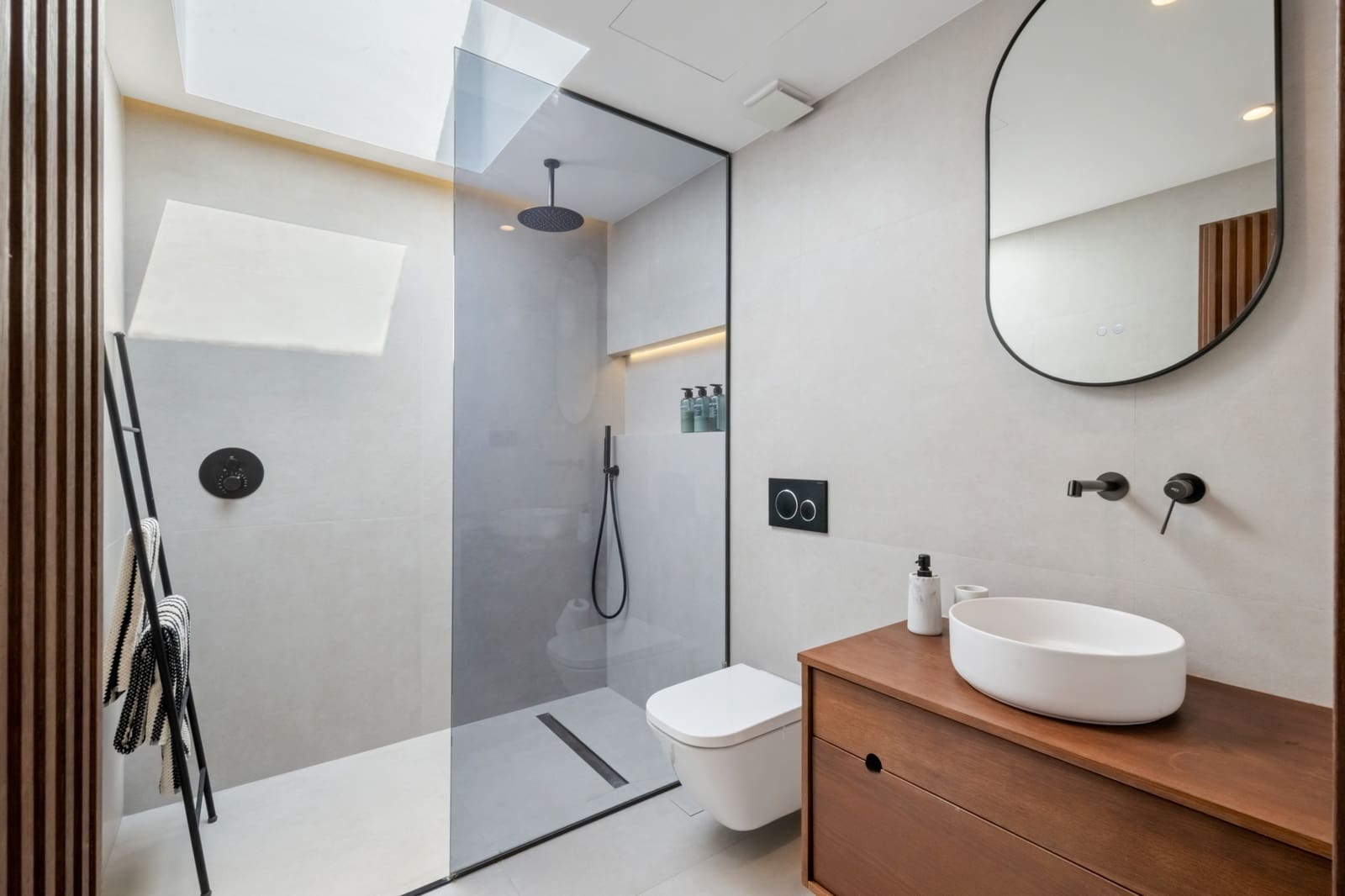 2 bedroom Penthouse for sale in La Quinta with pool garage - € 739,000 (Ref: 9735272)