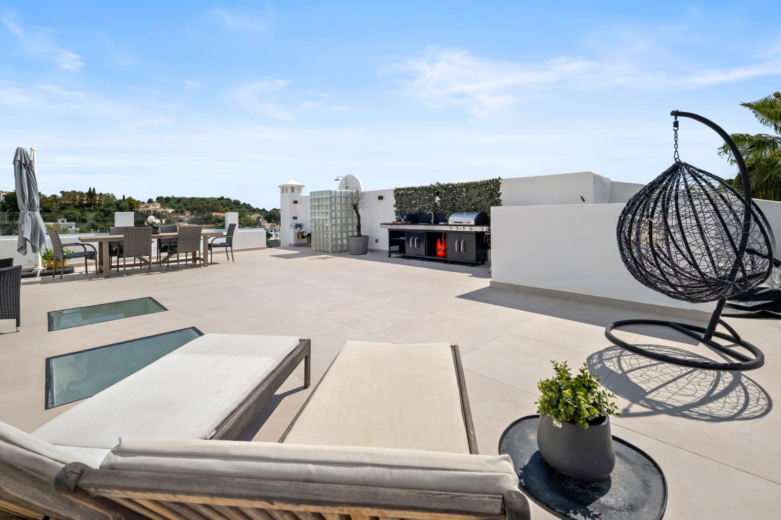 2 bedroom Penthouse for sale in La Quinta with pool garage - € 739,000 (Ref: 9735272)