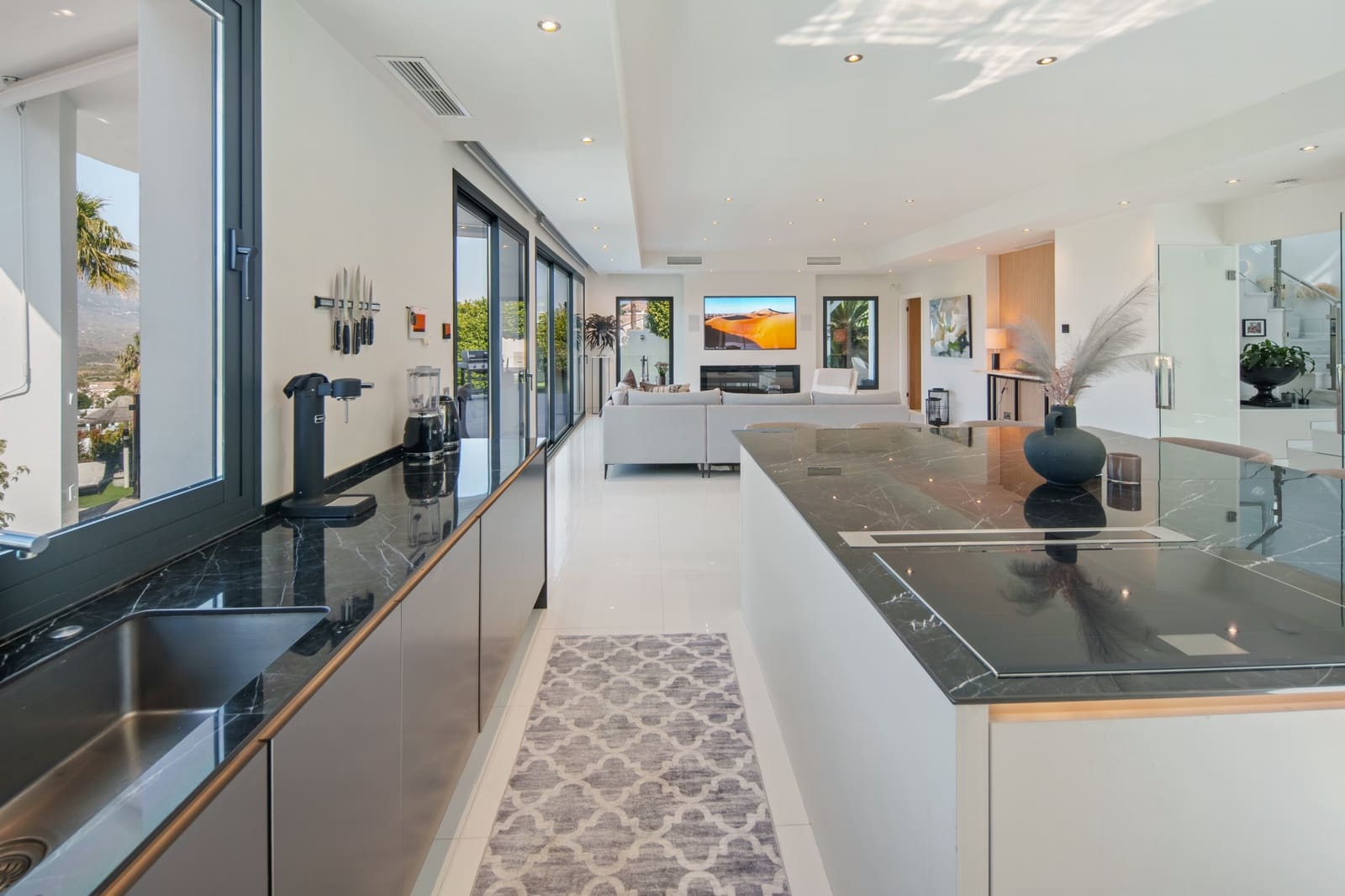 4 soverom Villa til salgs i Mijas Costa med svømmebasseng garasje - € 2 395 000 (Ref: 9755416)