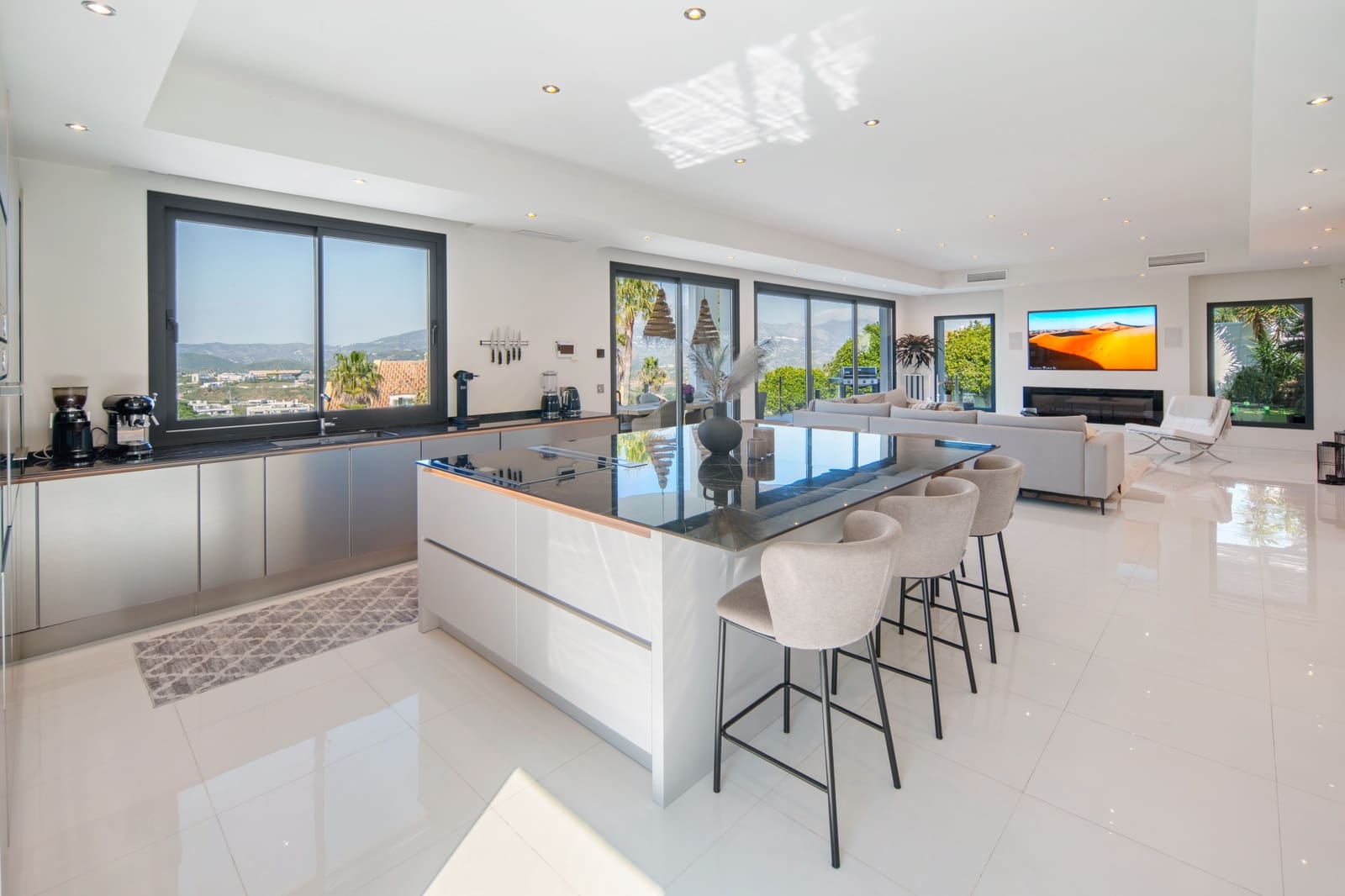 4 soverom Villa til salgs i Mijas Costa med svømmebasseng garasje - € 2 395 000 (Ref: 9755416)