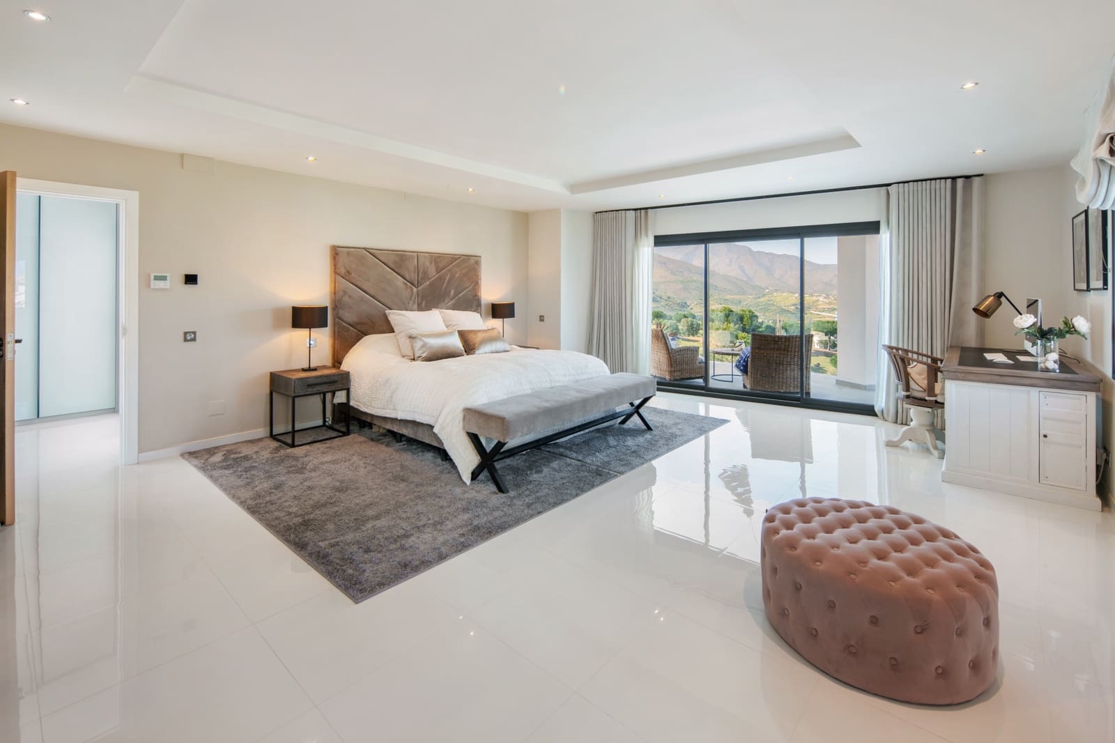 4 soverom Villa til salgs i Mijas Costa med svømmebasseng garasje - € 2 395 000 (Ref: 9755416)