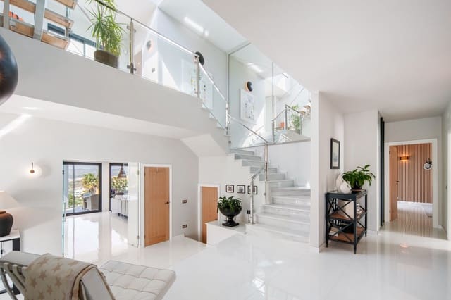 4 soverom Villa til salgs i Mijas Costa, Mijas med svømmebasseng garasje - € 2 395 000 (Ref: 9755416)