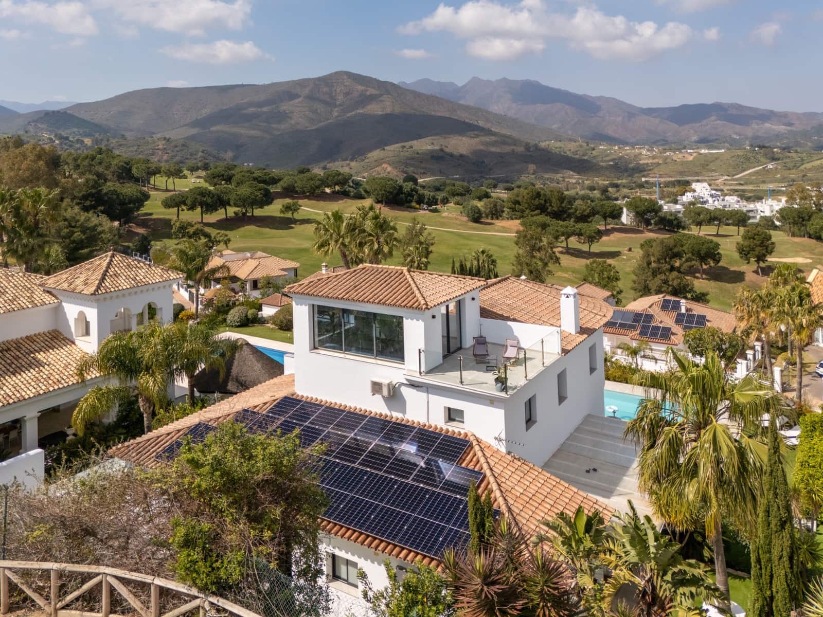4 soverom Villa til salgs i Mijas Costa med svømmebasseng garasje - € 2 395 000 (Ref: 9755416)