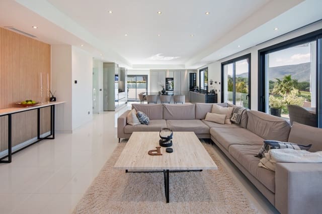 4 chambre Villa/Maison à vendre à Mijas Costa, Mijas avec piscine garage - 2 395 000 € (Ref: 9755416)