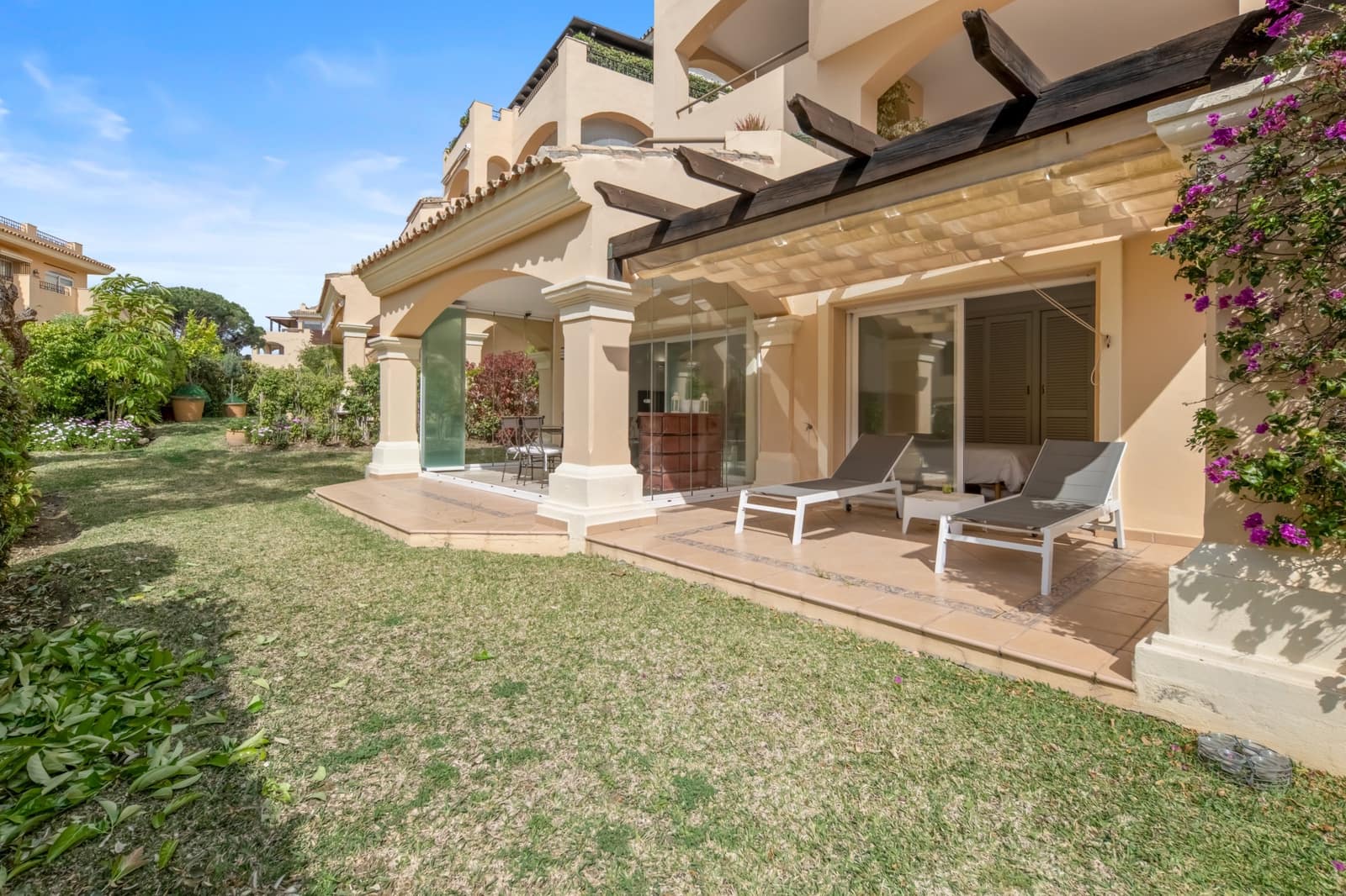 3 chambre Appartement à vendre à Marbella avec piscine garage - 649 000 € (Ref: 9772794)
