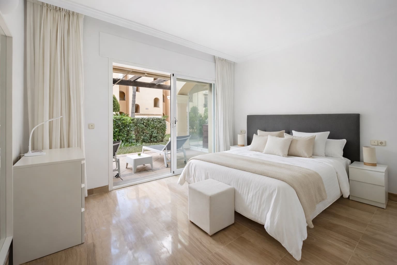 3 chambre Appartement à vendre à Marbella avec piscine garage - 649 000 € (Ref: 9772794)