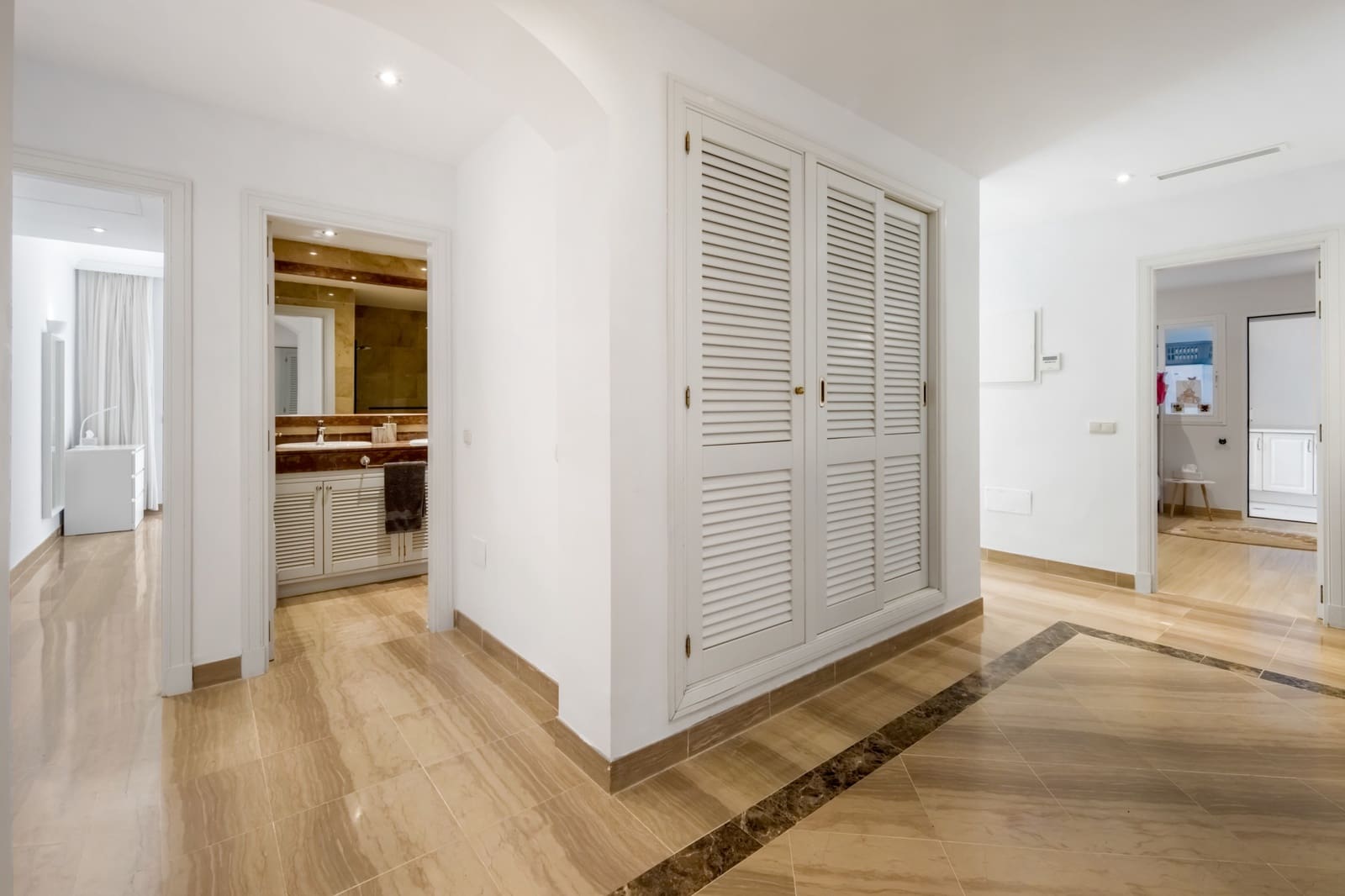 3 chambre Appartement à vendre à Marbella avec piscine garage - 649 000 € (Ref: 9772794)