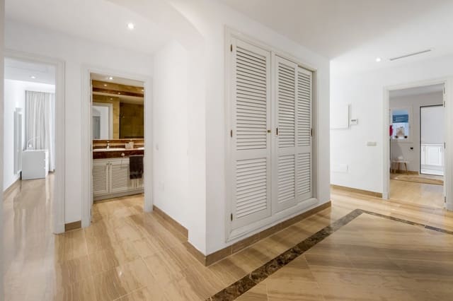 3 makuuhuone Huoneisto myytävänä paikassa Santa María, Marbella mukana uima-altaan 
autotalli - 649 000 € (Ref: 9772794)