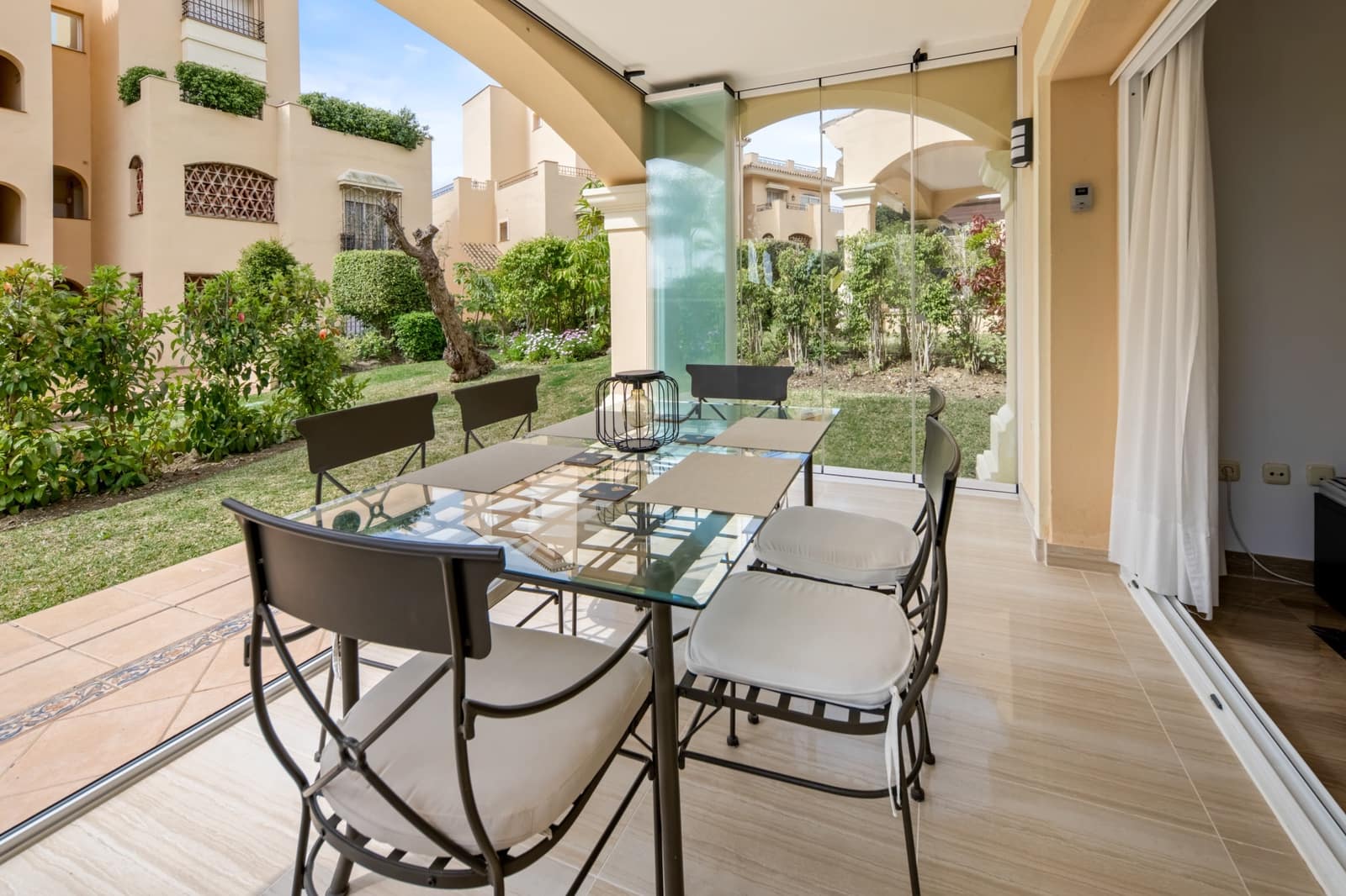 3 chambre Appartement à vendre à Marbella avec piscine garage - 649 000 € (Ref: 9772794)