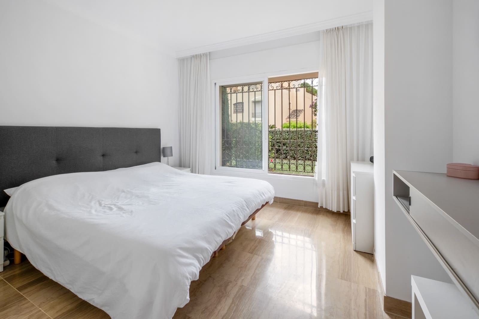 3 chambre Appartement à vendre à Marbella avec piscine garage - 649 000 € (Ref: 9772794)