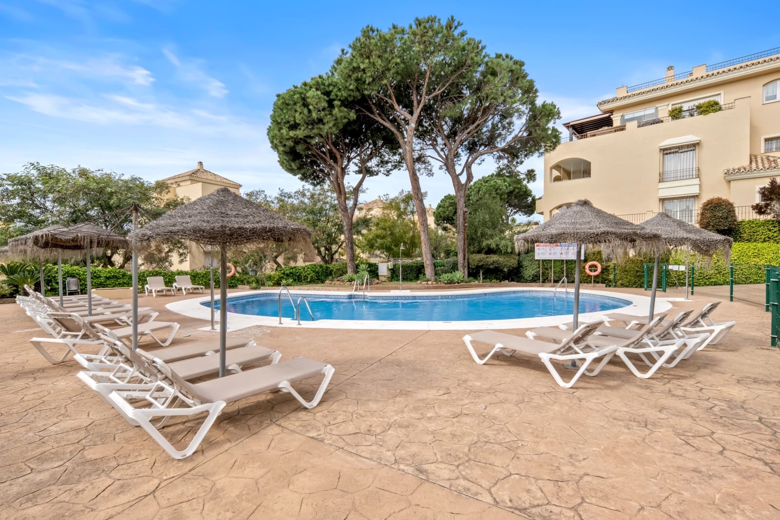 3 chambre Appartement à vendre à Marbella avec piscine garage - 649 000 € (Ref: 9772794)