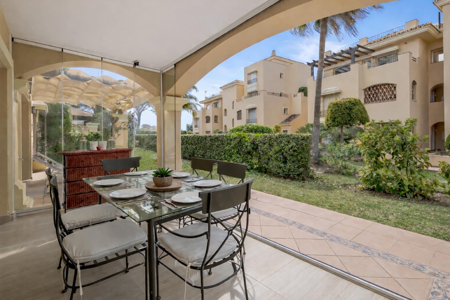 3 chambre Appartement à vendre à Marbella avec piscine garage - 649 000 € (Ref: 9772794)