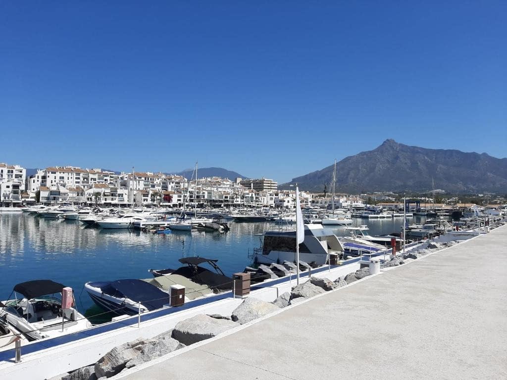 1 slaapkamer Appartement te huur in Puerto Banus met zwembad garage - € 1.900 (Ref: 9772797)