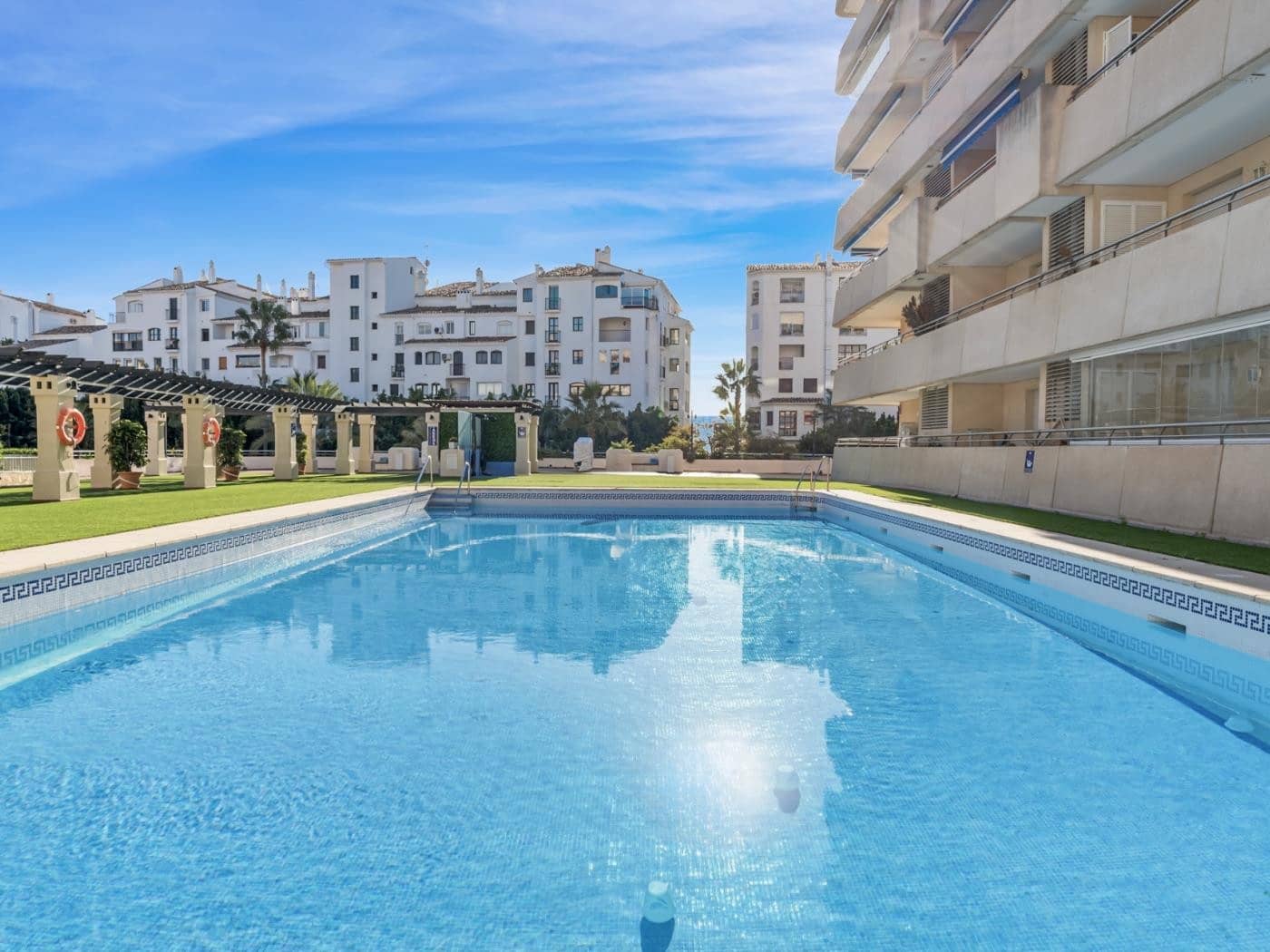 1 slaapkamer Appartement te huur in Puerto Banus met zwembad garage - € 1.900 (Ref: 9772797)